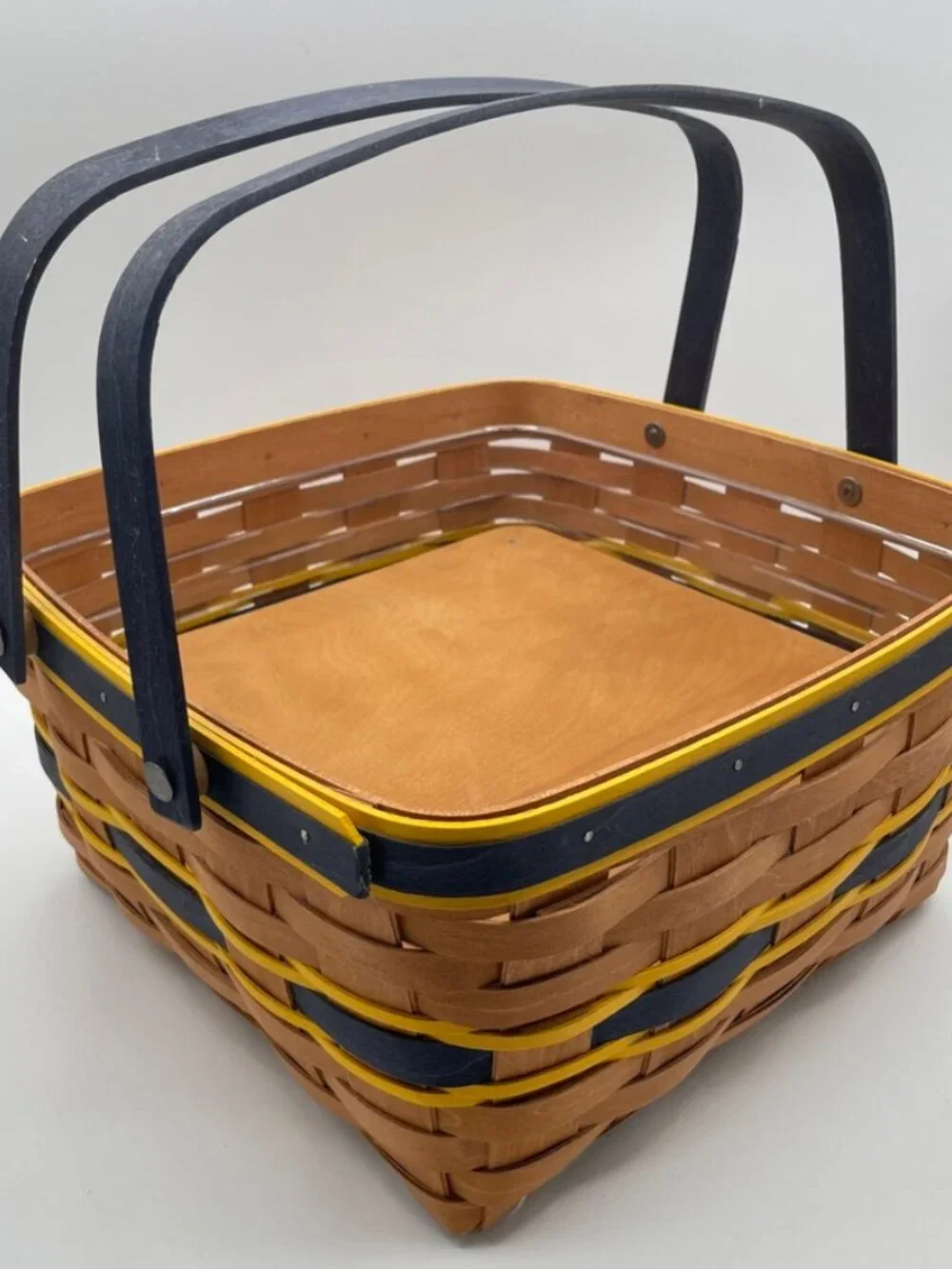 RARE 2009 Longaberger TeamSpirit Basket NavyBlue Yellow w/ Plastic Liner & Riser